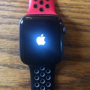 Apple Watch SE 44mm